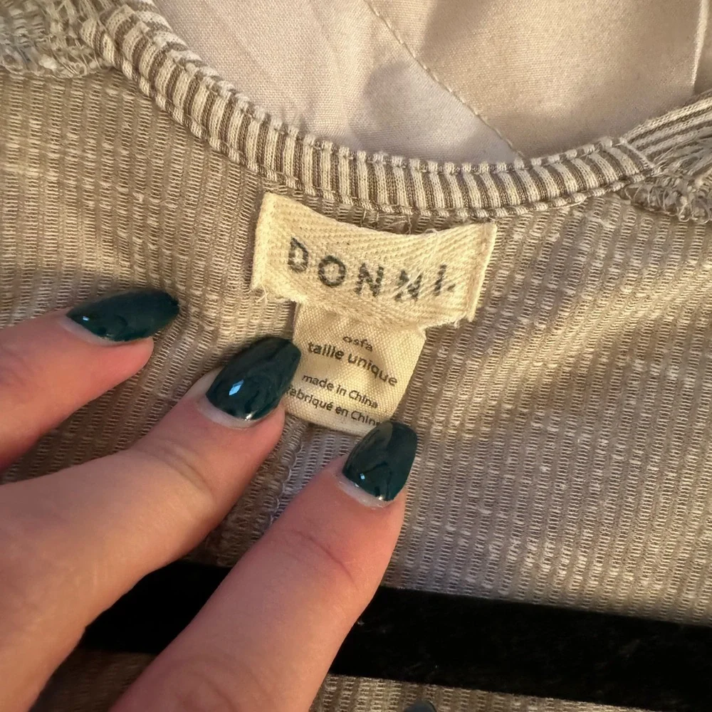 One Size Open Sweater - Picture 2 of 3